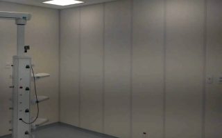 Por que os painéis de chumbo são cruciais em ambientes médicos e laboratoriais?