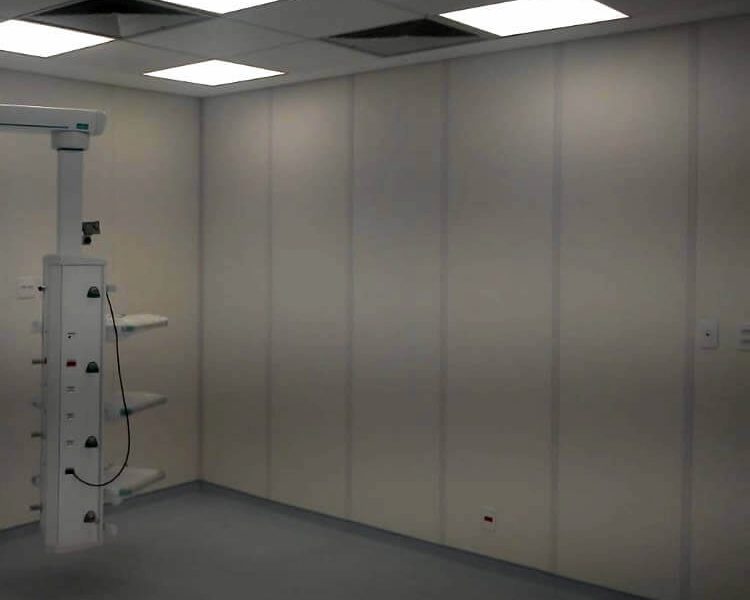 Por que os painéis de chumbo são cruciais em ambientes médicos e laboratoriais?