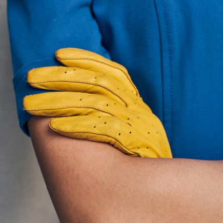 Trabalha com raio-X industrial? Entenda por que usar luvas plumbíferas